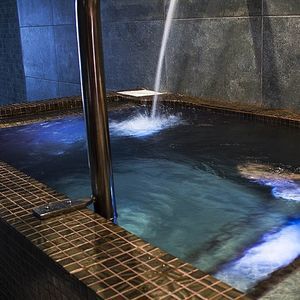 piscina idrofuga