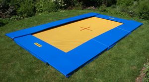 trampolino per parco giochi