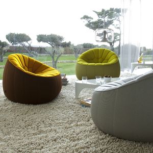 poltrona design originale / in tessuto / sfoderabile / girevole