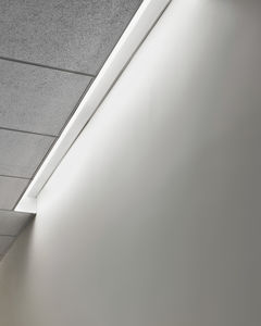 profilo luminoso a soffitto