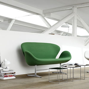 divanetto imbottito design scandinavo / in tessuto / in pelle / in alluminio