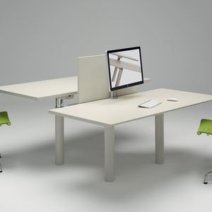 divisorio per ufficio su scrivania