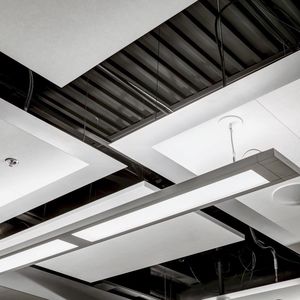 profilo in alluminio / in alluminio estruso / di colmo / per controsoffitto