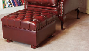 poggiapiedi chesterfield