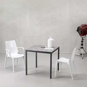 sedia contemporanea