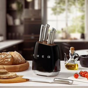coltello da pane con manico in metallo