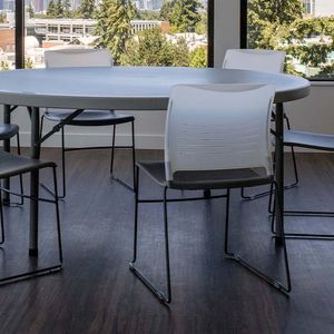 tavolo da lavoro contemporaneo