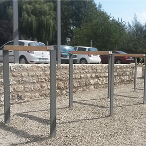 rastrelliera per biciclette a pavimento