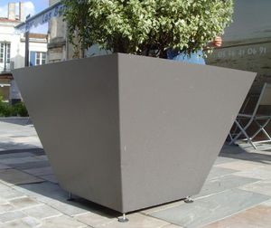 fioriera in metallo
