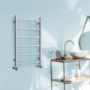 scaldasalviette ad acqua calda