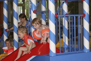 torre da gioco per da bambini per piscine pubbliche