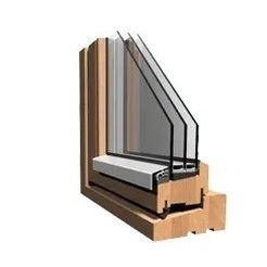 finestra in legno