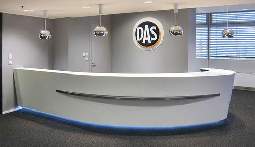 Banco reception in Corian® - LE BON spol.s.r.o. - luminoso / per hotel