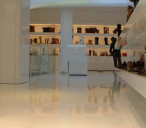 Pavimento in resina - RESIFAN® - EDFAN EUROPA SL - per il settore terziario / liscio / aspetto calcestruzzo cerato