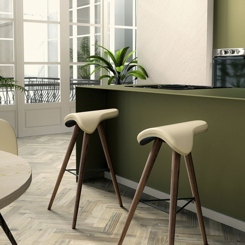 Sgabello da bar contemporaneo - HORSE High - AROUNDtheTREE Design - in pelle / in tessuto / in sughero