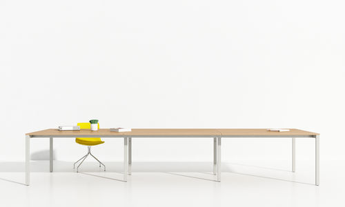 Tavolo da riunione contemporaneo - LN - Iduna S.A. - in legno / con supporto in metallo / rettangolare