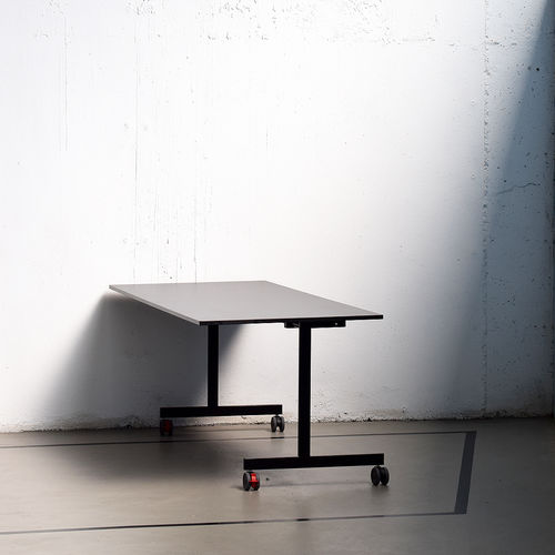 Tavolo per corsi di formazione contemporaneo - NESTER - Iduna S.A. - in laminato / con supporto in metallo / rettangolare