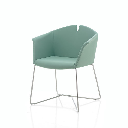 Sedia visitatore contemporanea - Kuad - KASTEL srl - da interno / in tessuto / con supporto in legno
