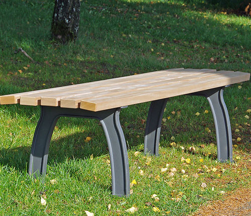 Panca per spazi pubblici classica - BITBURG - Gem. Westeifel Werke GmbH - in legno / in ghisa / senza schienale
