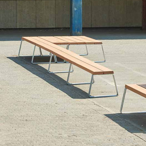 Panca per spazi pubblici contemporanea - Campus levis - Gem. Westeifel Werke GmbH - in acciaio galvanizzato / in legno di latifoglie / con schienale