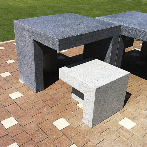 Set tavolo e sedia contemporaneo - LOUNGE® - QUARTZO DESIGN - in pietra ricostituita / per spazio pubblico