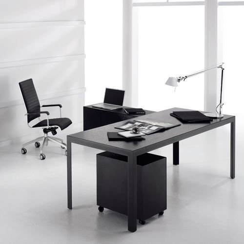Scrivania direzionale - FOUR - SOTUBO - da terra / contemporanea / in legno