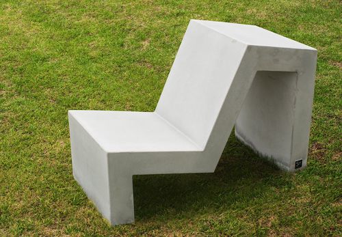 Chauffeuse contemporanea - MOLD : 562 - SIT Urban Design - in calcestruzzo / da esterno / per spazi pubblici