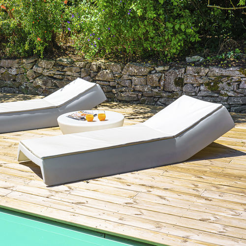 Lettino prendisole contemporaneo - SUN : 800 - SIT Urban Design - in materiale composito / in polietilene ad alta densità HDPE / per spazio pubblico