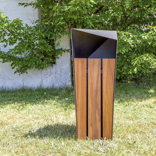 Portarifiuti in ferro - SKEW : 612 - SIT Urban Design - in legno / per spazio pubblico / singolo