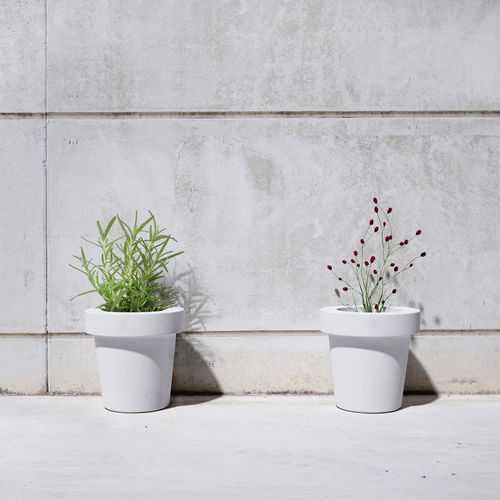 Fioriera in calcestruzzo - VASE S : 230 - SIT Urban Design - circolare / contemporanea / per spazi pubblici