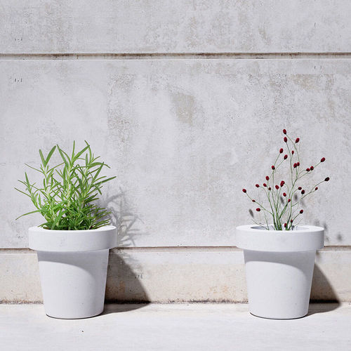 Vaso da giardino in calcestruzzo - Vase 230 - SIT Urban Design - da appoggio / rotondo / contract