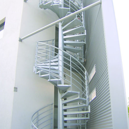 Scala a chiocciola - LINEA - JK TECHNIC - con gradini metallici perforati / con struttura in acciaio / per uso residenziale