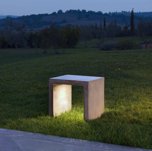 Sgabello contemporaneo - PANCHETTO - Lucifero's - in calcestruzzo / in metallo / con supporto in calcestruzzo