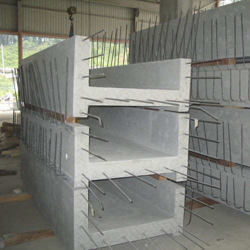 Fioriera in calcestruzzo - BOX - SPC Industries Sdn Bhd - rettangolare / contemporanea / per spazi pubblici