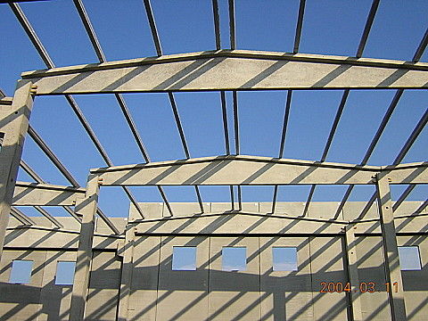 Trave in calcestruzzo prefabbricato - Planas - rettangolare / a doppia pendenza / per carpenteria
