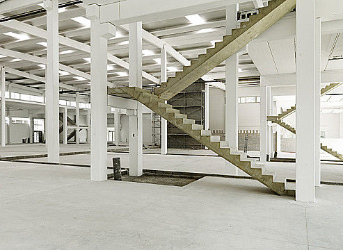 Scala a U - Planas - con gradini in calcestruzzo / con struttura in calcestruzzo / tecnica