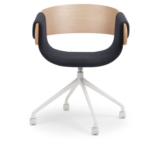 Sedia visitatore contemporanea - KAY - True Design srl - da interno / in tessuto / con supporto in alluminio