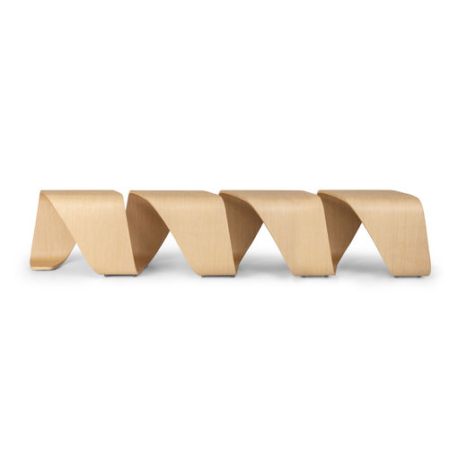 Panca per spazi pubblici design originale - DNA - True Design srl - in rovere / in faggio / in legno compensato