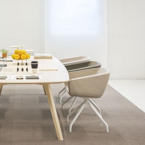 Sedia visitatore contemporanea - ARCA - True Design srl - da interno / in tessuto / con supporto in metallo