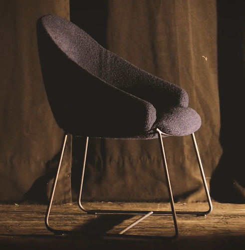 Sedia visitatore contemporanea - FENDER - True Design srl - da interno / in schiuma di poliuretano / con supporto in acciaio