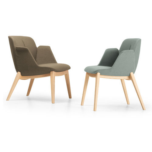 Sedia visitatore contemporanea - HIVE - True Design srl - da interno / in poliuretano / in legno massiccio