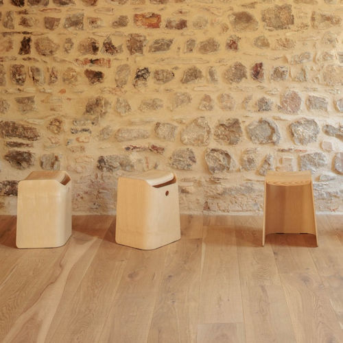 Tavolo d'appoggio contemporaneo - NOMADE - True Design srl - in legno / con supporto in legno / rotondo