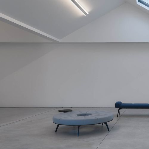 Divanetto imbottito modulare - MILLEPIEDI - True Design srl - contemporaneo / in tessuto / in pelle