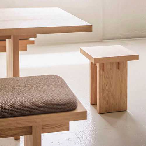 Sgabello contemporaneo - ESSENCE - True Design srl - in rovere / in legno compensato / in noce