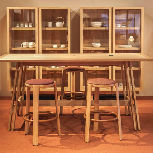Sgabello contemporaneo - CUTE - True Design srl - in rovere / in legno massiccio / in frassino