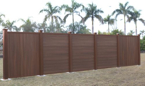 Recinzione a pannelli - ULTRASHIELD® - newtechwood - residenziale / in legno composito / contemporanea