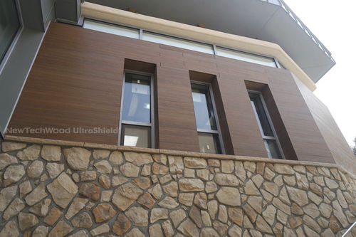 Rivestimento di facciata in pannelli - US09 - newtechwood - in composito / con scanalature / aspetto legno