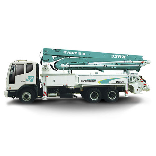 Pompa per calcestruzzo mobile - ECP32RX - Everdigm Corp - montata su camion
