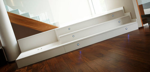 Gradino in legno - LOPEZ PIGUEIRAS