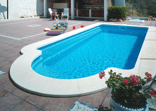 Piscina monoblocco - GRAF-104 - GRAF Pool line - da esterno / interrata / in poliestere